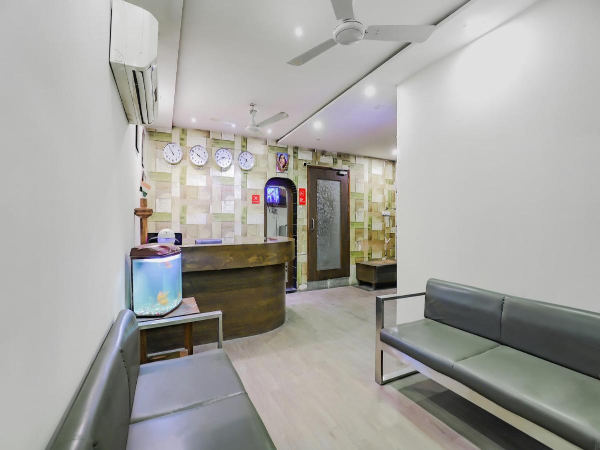 Capital O Hotel Royal Inn Near Gomti Riverfront Park Lucknow Exterior photo